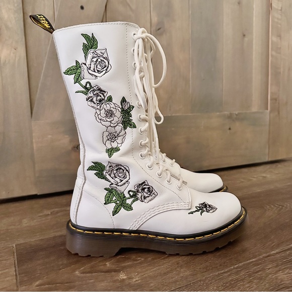 Dr Martens Vonda Floral Lace Up Boots - Picture 16 of 16